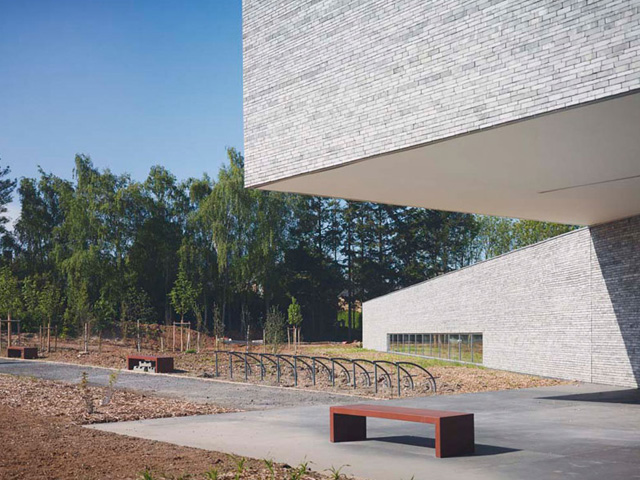 Sustainable School Unites French Regions